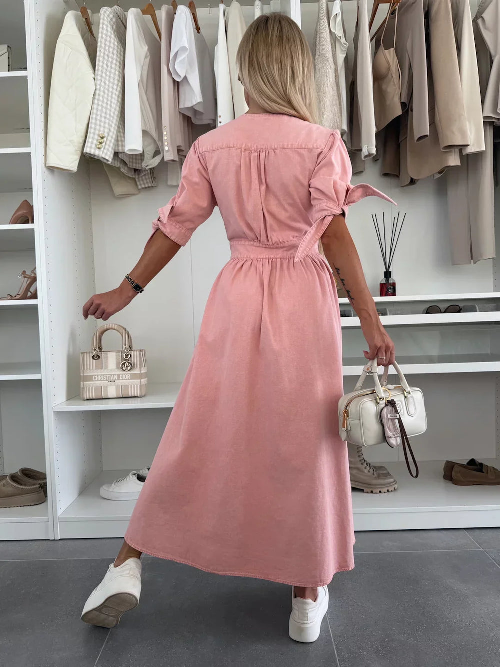 Ivanka | Strahlendes Denim-Kleid für einen modernen Look