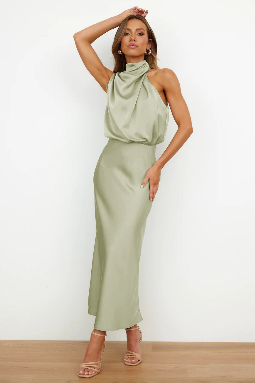 Adele | Feminines Sommerkleid mit offenem Rücken