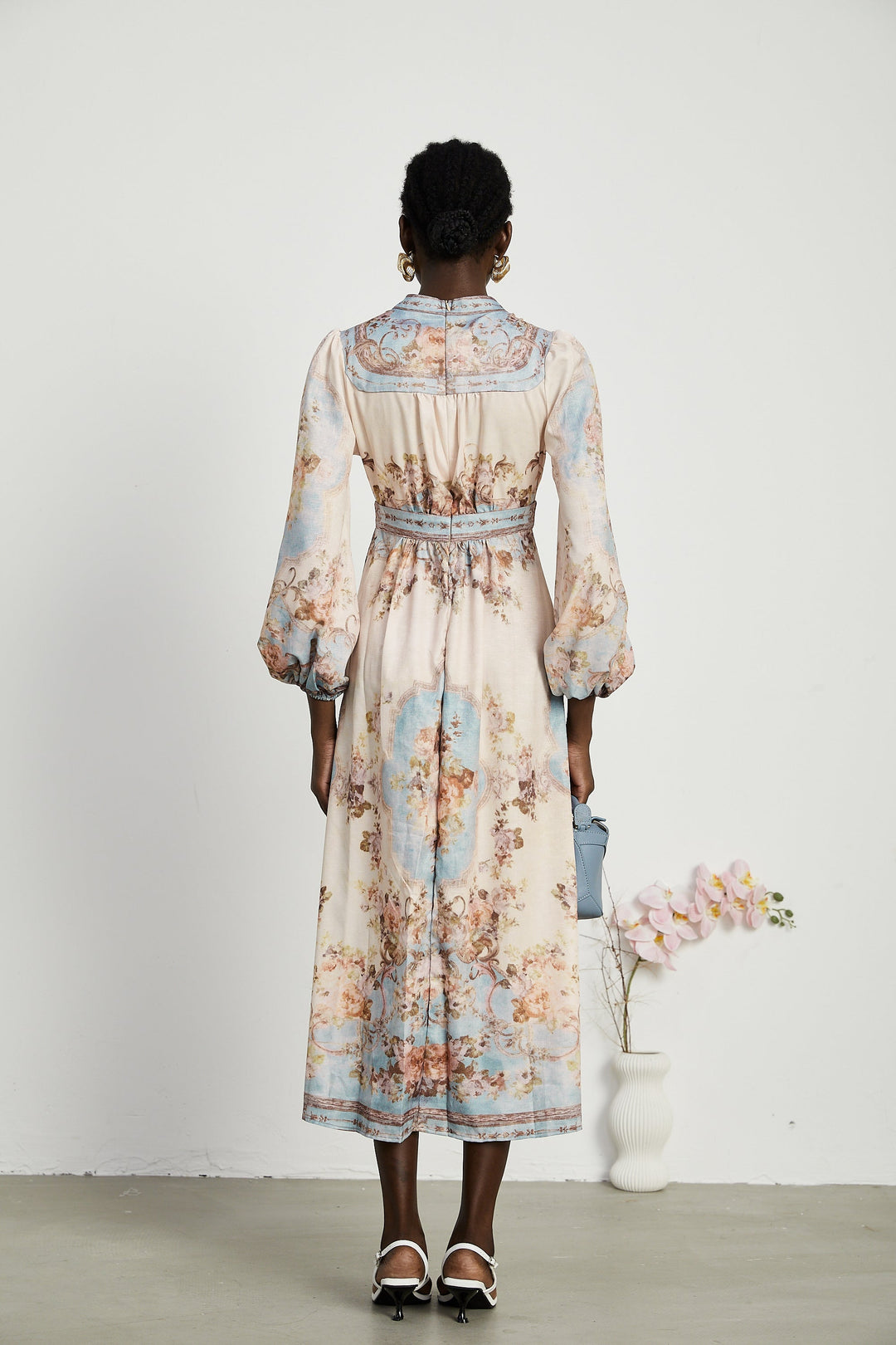 Sophie | Luftiges Midikleid mit Blumenprint und Faltendetail