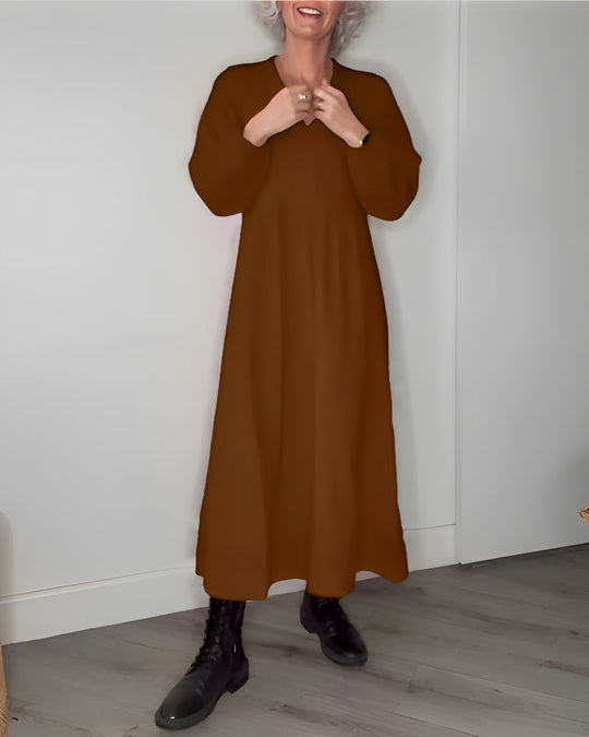 Amanda | Langes, tailliertes Kleid mit V-Ausschnitt