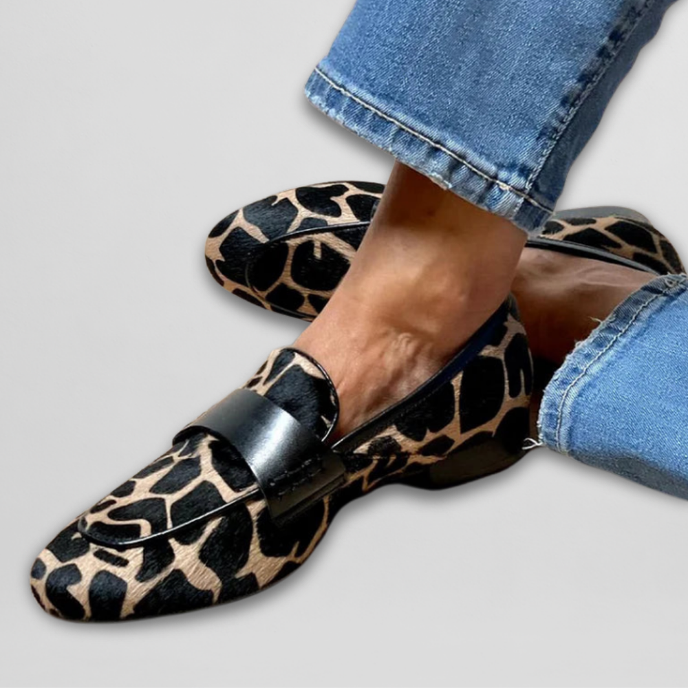 Claudia | Elegante Loafers mit modernem Animal-Print