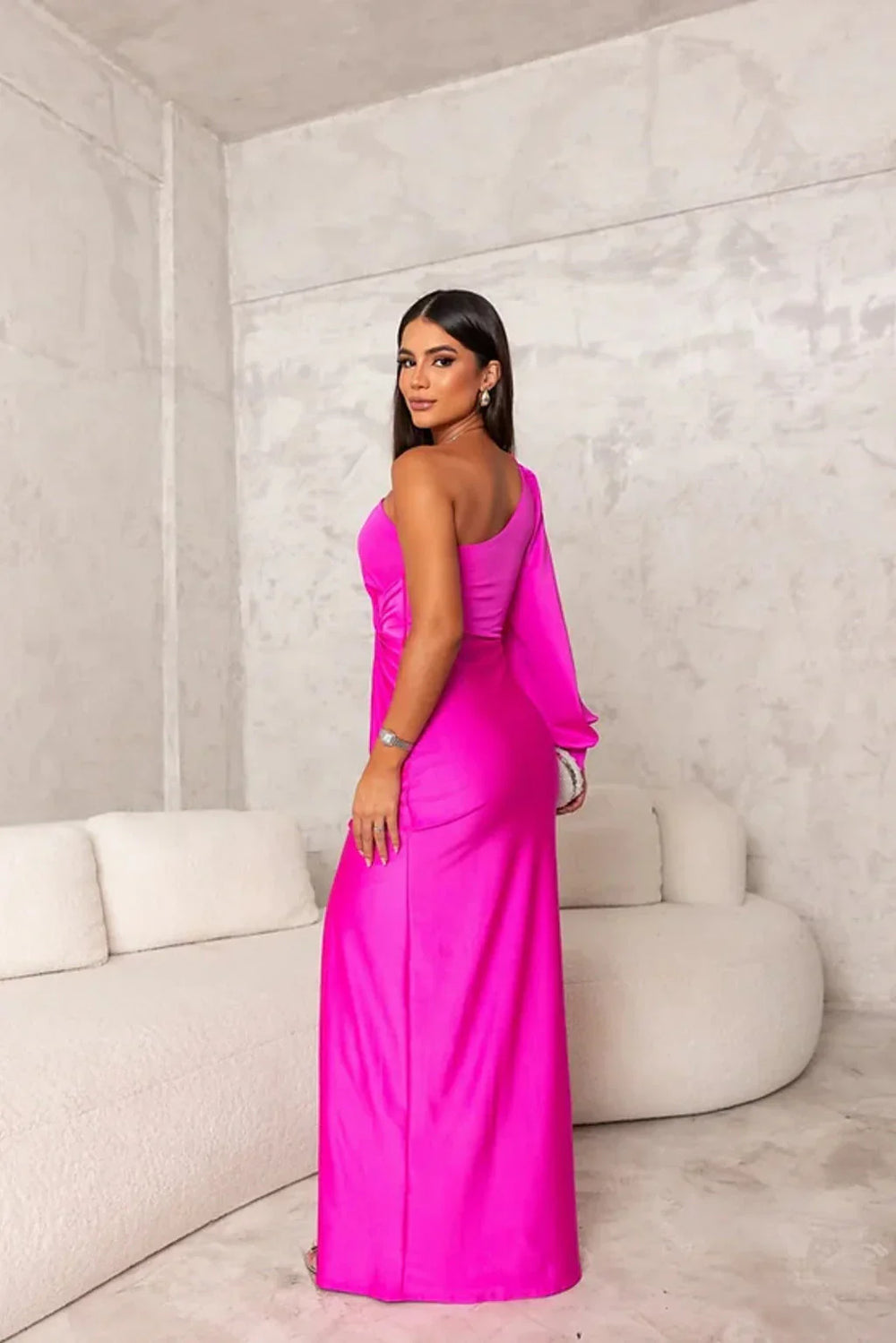 Gundula | Elegantes One-Shoulder-Kleid mit modernem Schlitz