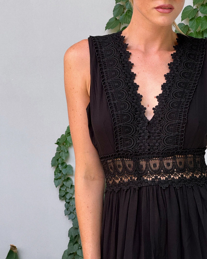 Ilona | Feminines Sommerkleid mit romantischem Spitzendetail