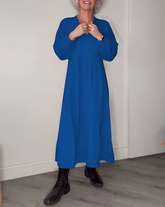 Amanda | Langes, tailliertes Kleid mit V-Ausschnitt