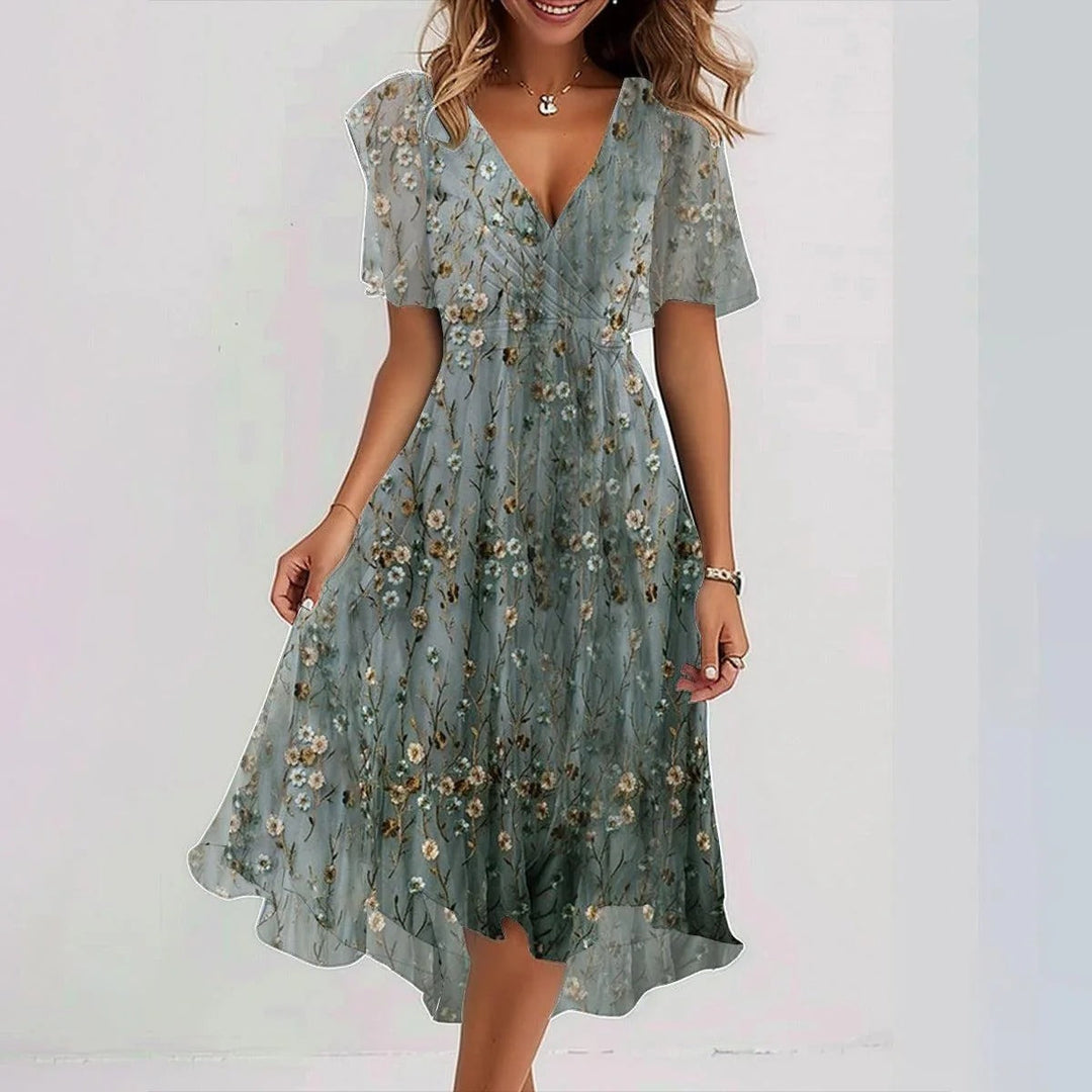 Elena | Luftiges Wickelkleid mit floraler Note