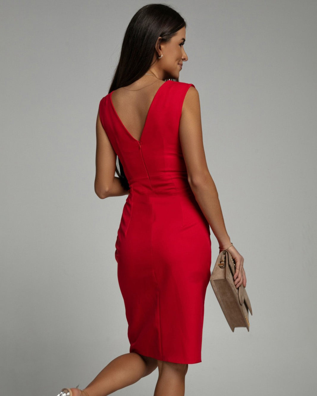 Martina | Figurbetontes Kleid mit V-Ausschnitt und eleganter Beinschlitz-Note