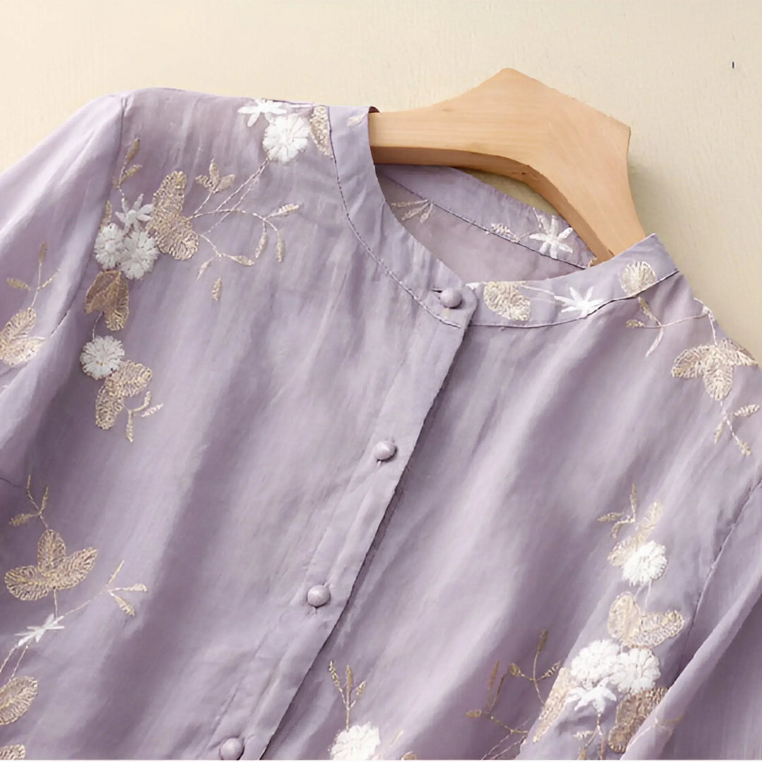 Emily | Elegantes Baumwolltop mit kunstvoll besticktem Blumenmuster