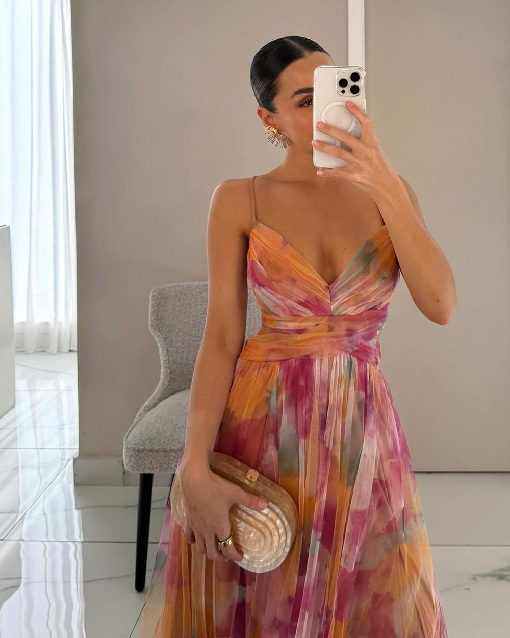 Giselle | Fließendes Maxikleid mit floralen Akzenten
