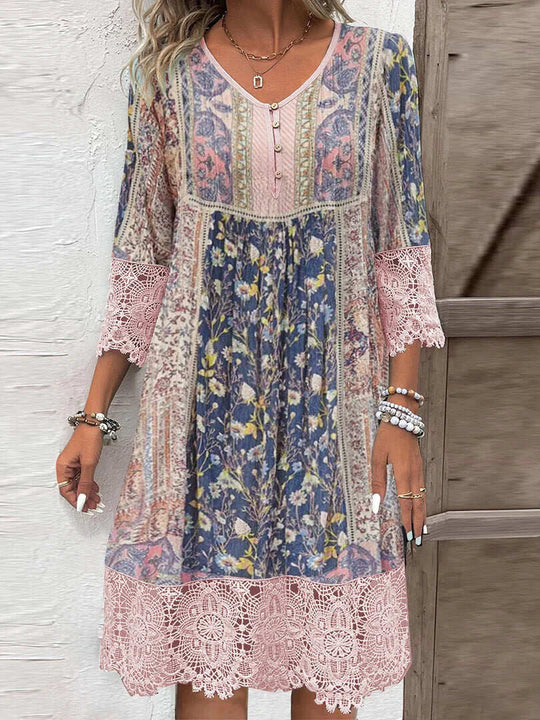 Kirsten | Feminin gemusterte Kleid mit Spitzenakzenten