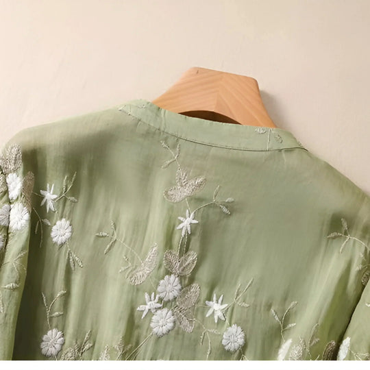 Emily | Elegantes Baumwolltop mit kunstvoll besticktem Blumenmuster