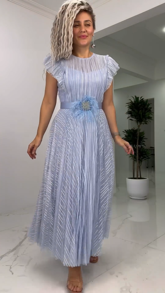 Sukienka | Elegantes Chiffon-Kleid mit tailliertem Schnitt
