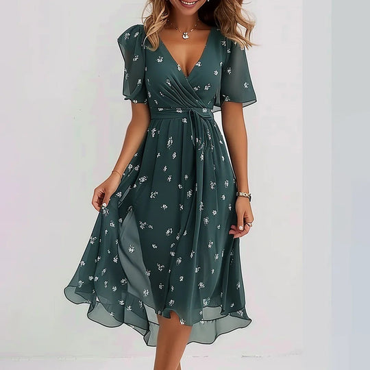 Elena | Luftiges Wickelkleid mit floraler Note