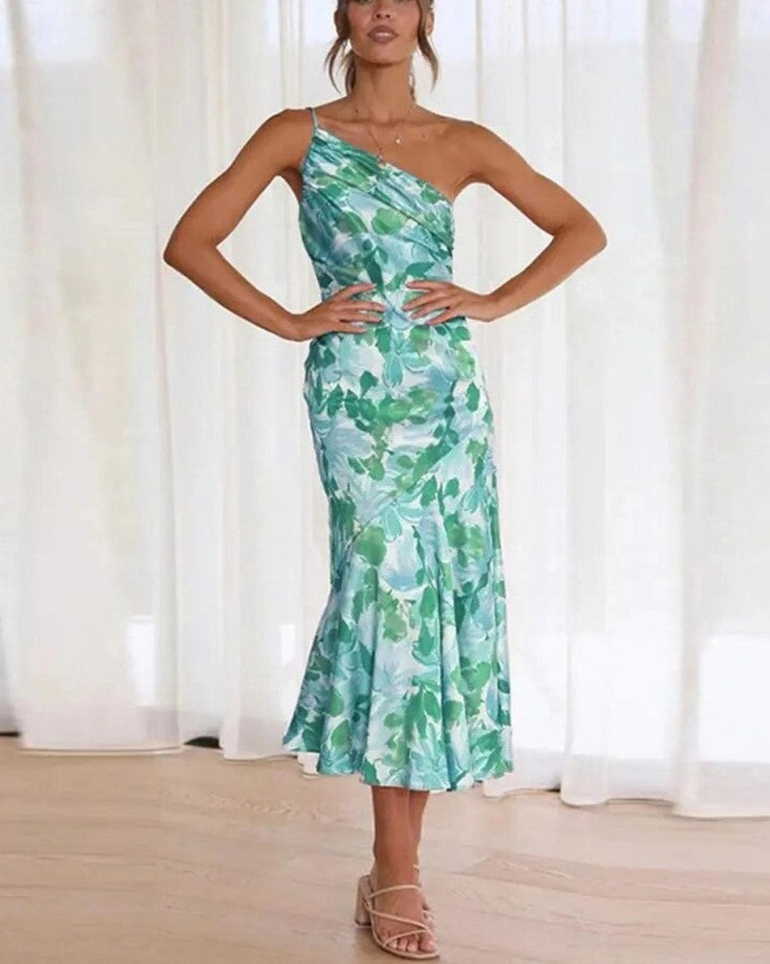 Sienna | Asymmetrisches Maxikleid mit floralem Muster für einen eleganten Look