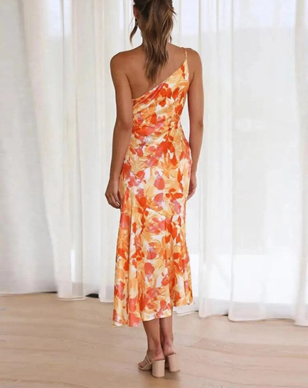 Sienna | Asymmetrisches Maxikleid mit floralem Muster für einen eleganten Look