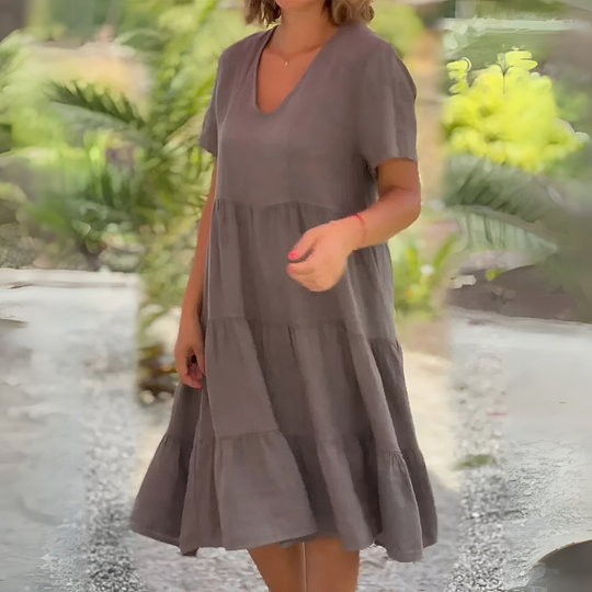 Charlotte | Leichtes Kleid mit V-Ausschnitt und eleganter Silhouette