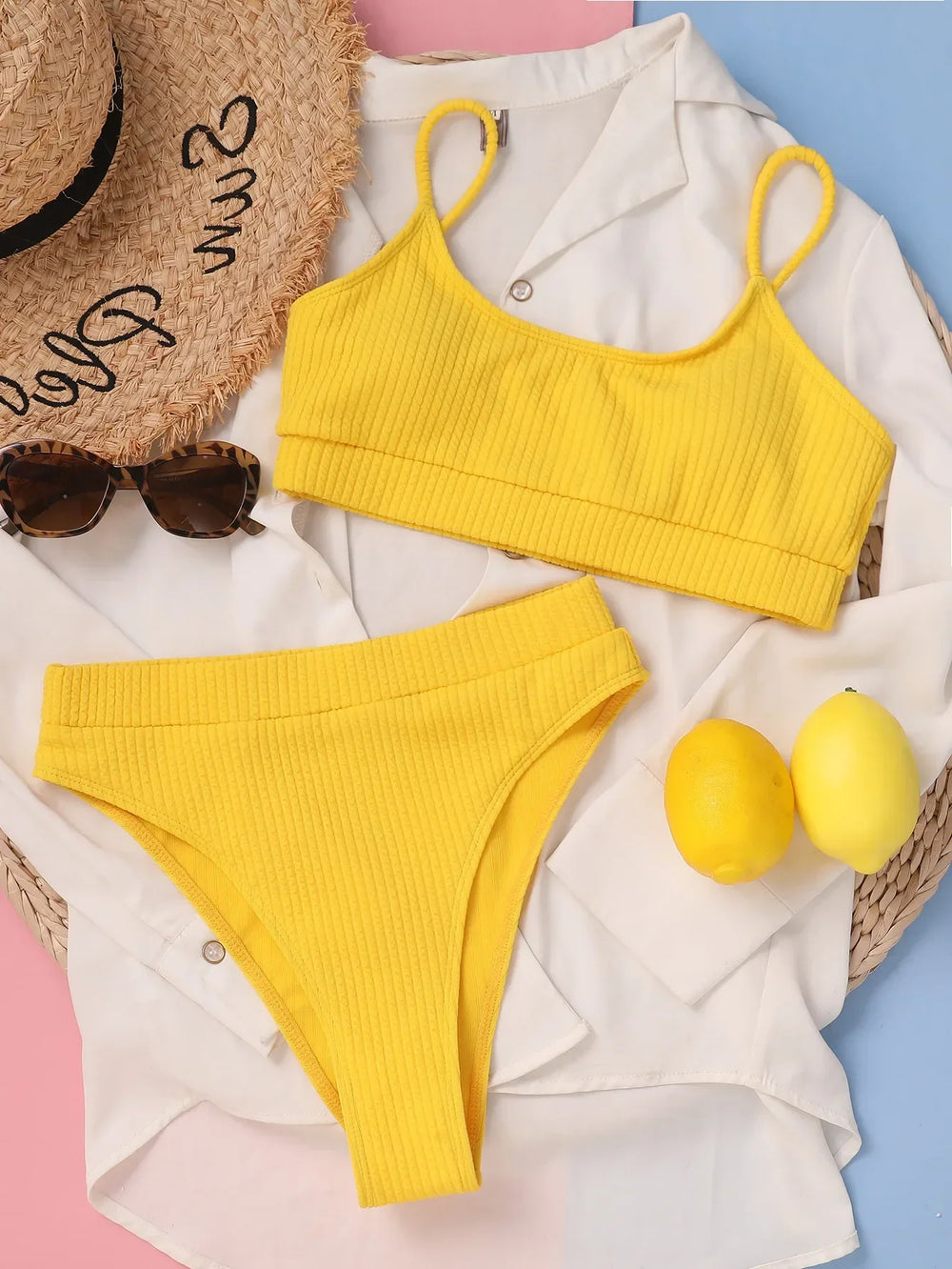 Margit | Bikini mit hohem Beinausschnitt und Falten-Design