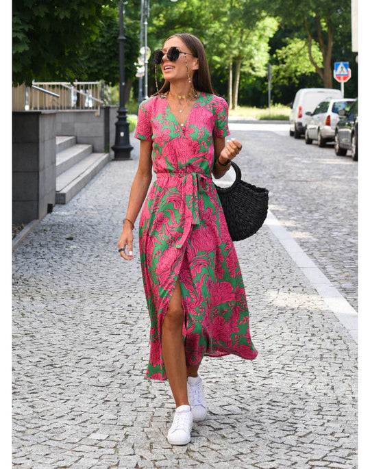 Sigrid | Elegantes Kleid mit femininer V-Ausschnitt-Silhouette