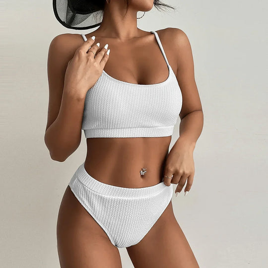 Margit | Bikini mit hohem Beinausschnitt und Falten-Design