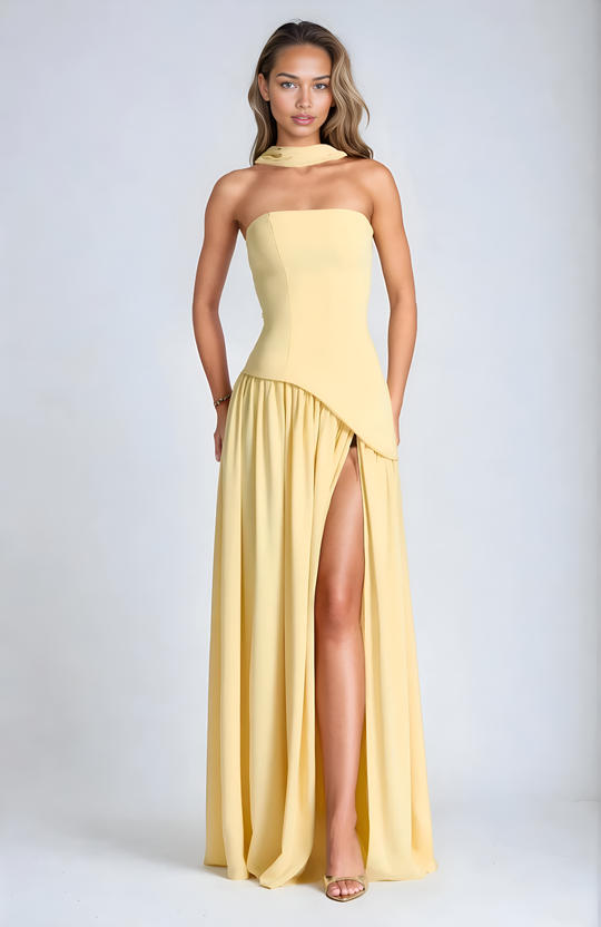 Marika | Langes Sommerkleid mit floralem Muster und tiefem Rückenausschnitt