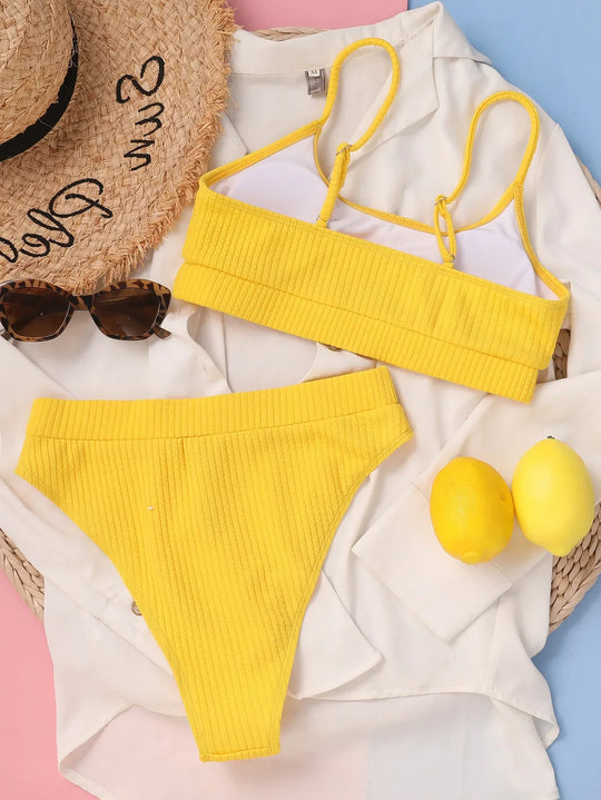 Margit | Bikini mit hohem Beinausschnitt und Falten-Design