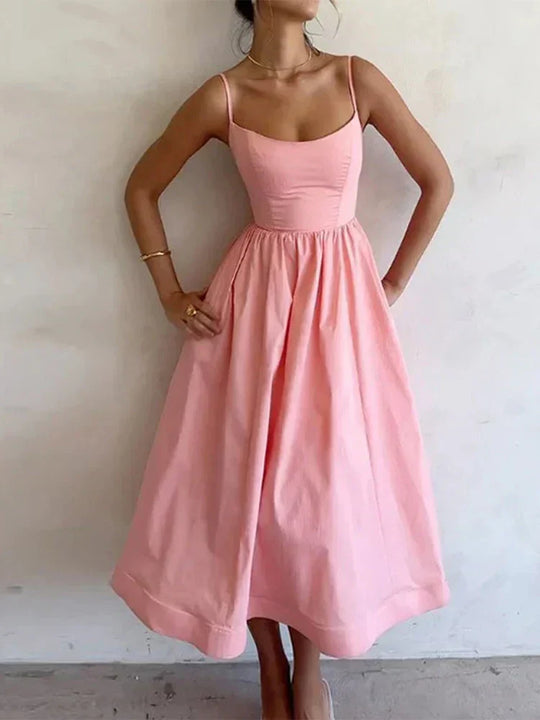 Johanne | Elegante Sommerrobe mit verstellbaren Trägern und U-Boot-Ausschnitt