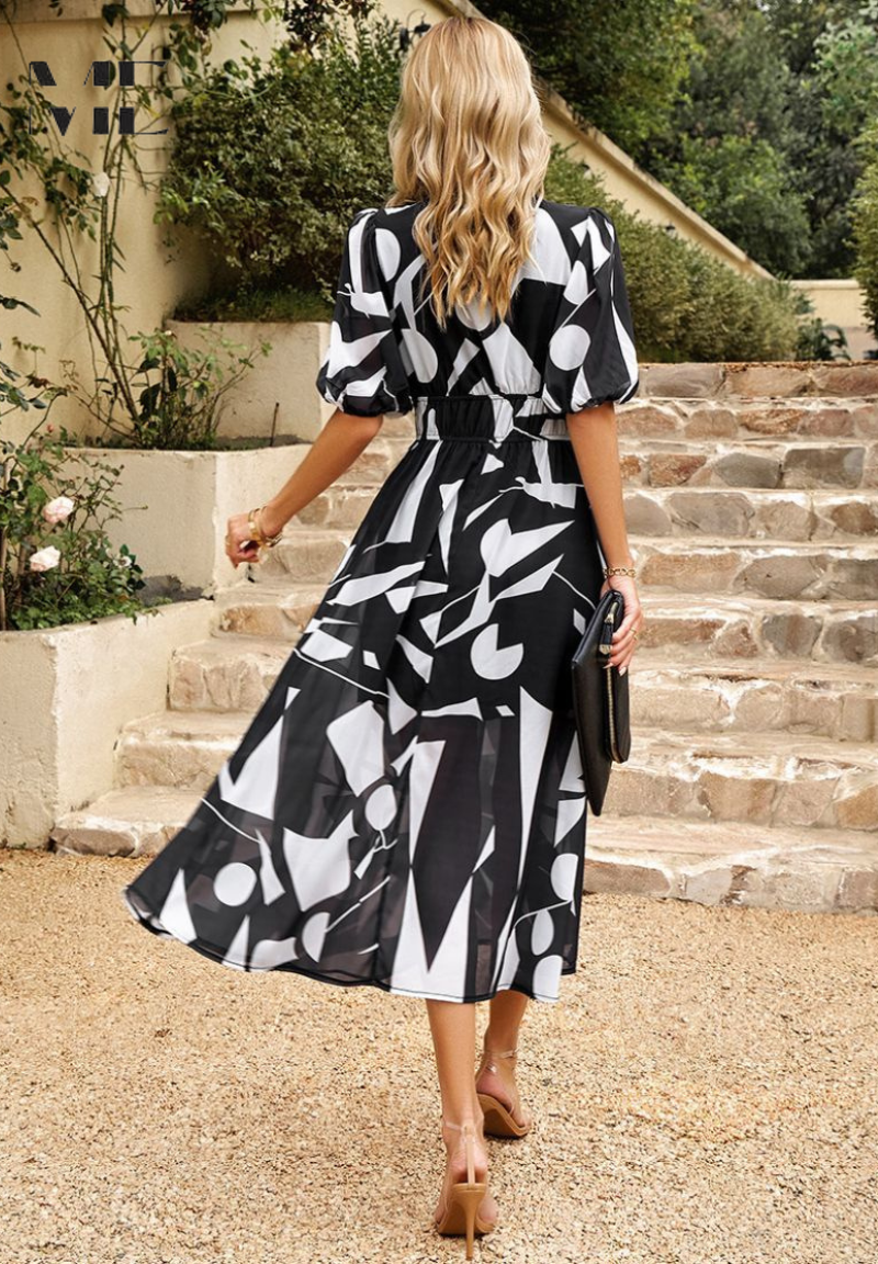 Aria | Figurbetontes Kleid mit Bauchkontrolle