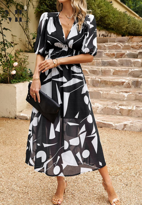 Aria | Figurbetontes Kleid mit Bauchkontrolle