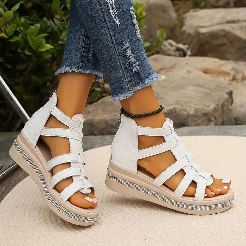 Margarete | Elegante Keilsandalette mit funkelndem Design für sonnige Tage