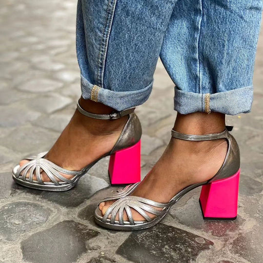 Yvette | Statement-Sandalen mit glänzendem Finish