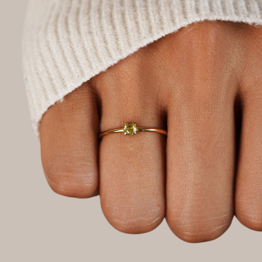 Lily | Personalisierbarer Geburtssteinring für jeden Tag