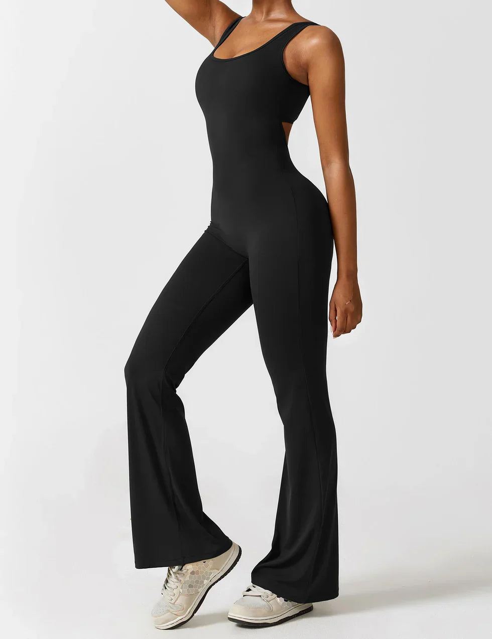 Manuela | Jumpsuit mit figurformendem Schnitt und flared Bein