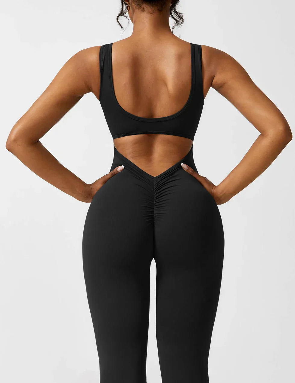 Manuela | Jumpsuit mit figurformendem Schnitt und flared Bein