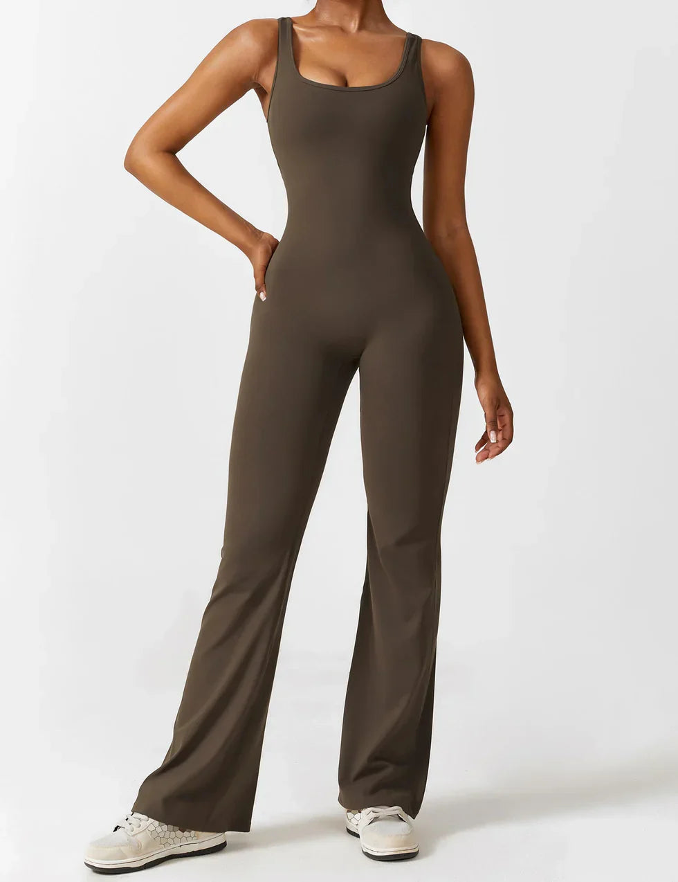 Manuela | Jumpsuit mit figurformendem Schnitt und flared Bein