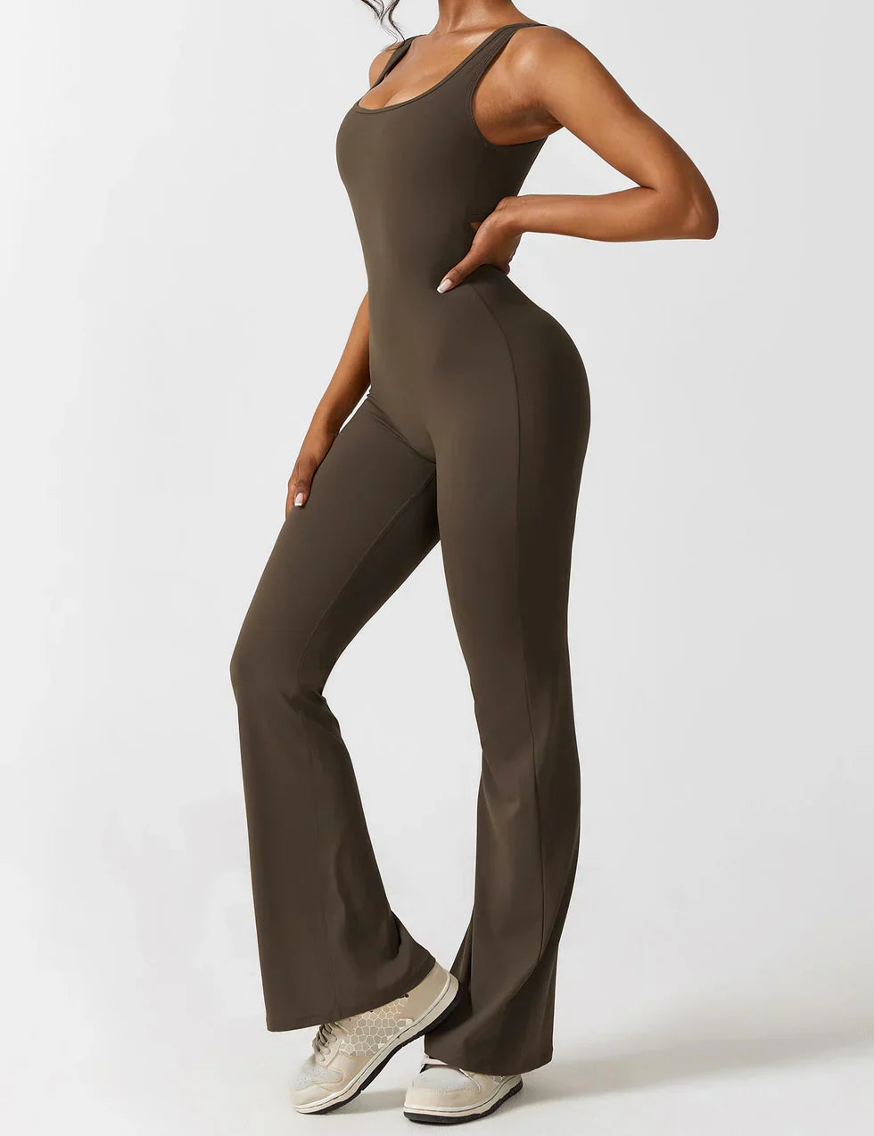Manuela | Jumpsuit mit figurformendem Schnitt und flared Bein