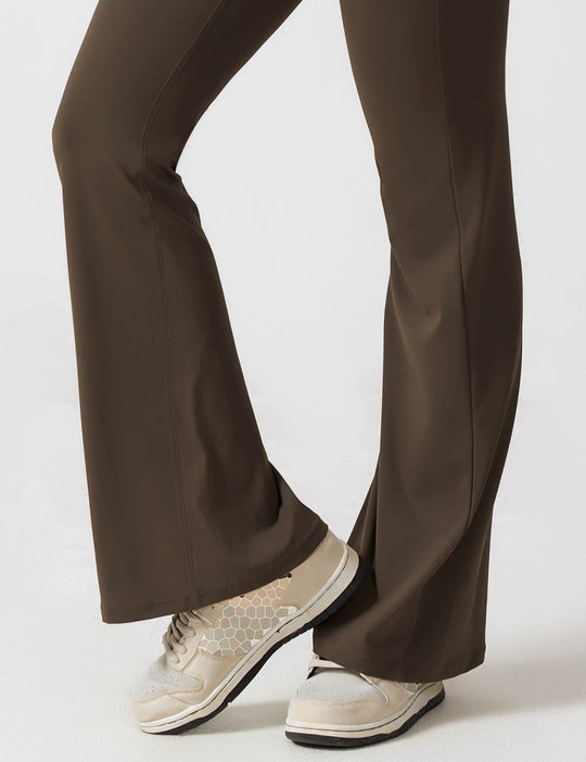 Manuela | Jumpsuit mit figurformendem Schnitt und flared Bein