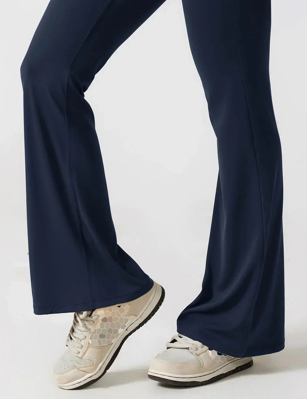 Manuela | Jumpsuit mit figurformendem Schnitt und flared Bein
