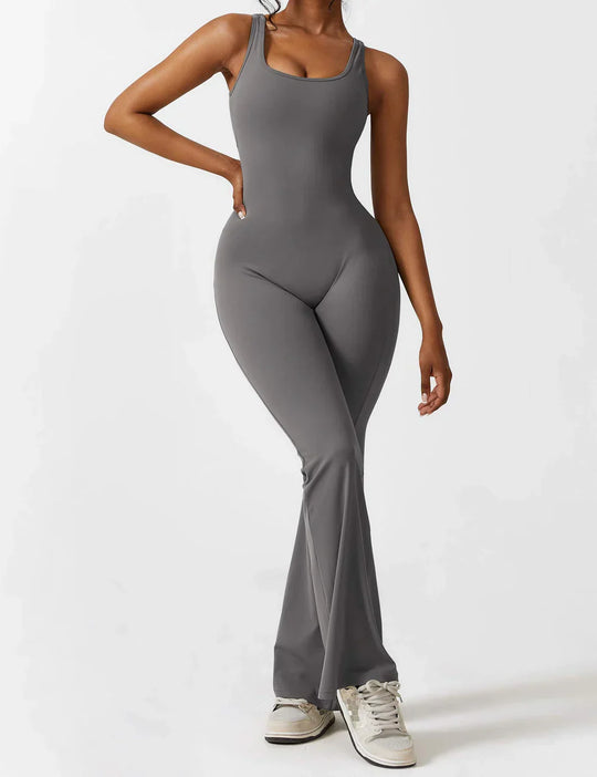 Manuela | Jumpsuit mit figurformendem Schnitt und flared Bein