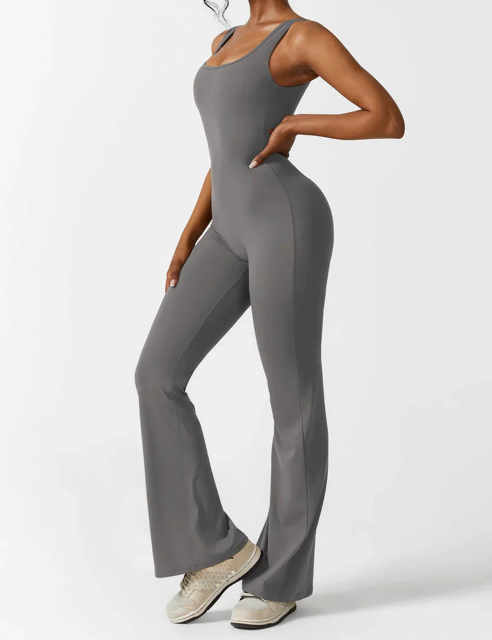 Manuela | Jumpsuit mit figurformendem Schnitt und flared Bein