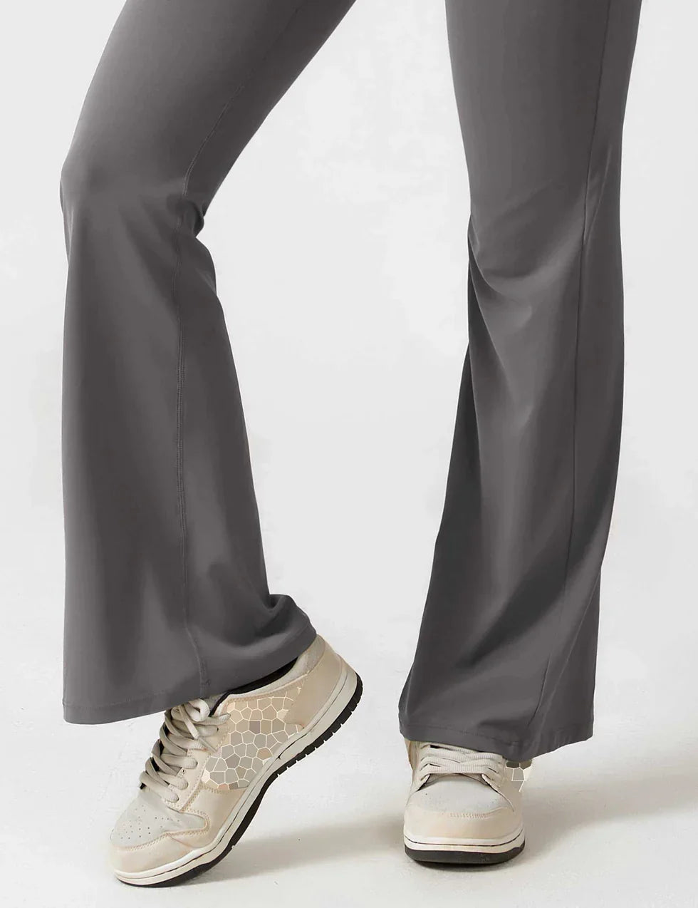 Manuela | Jumpsuit mit figurformendem Schnitt und flared Bein
