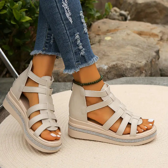 Margarete | Elegante Keilsandalette mit funkelndem Design für sonnige Tage