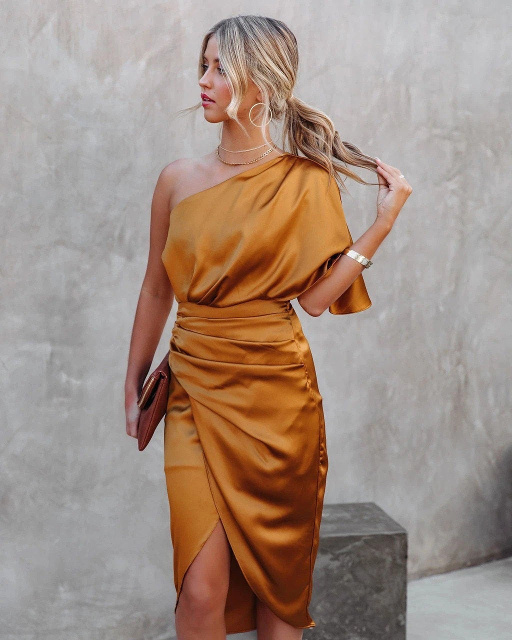 Angelika | Elegante Satinrobe für stilvolle Anlässe