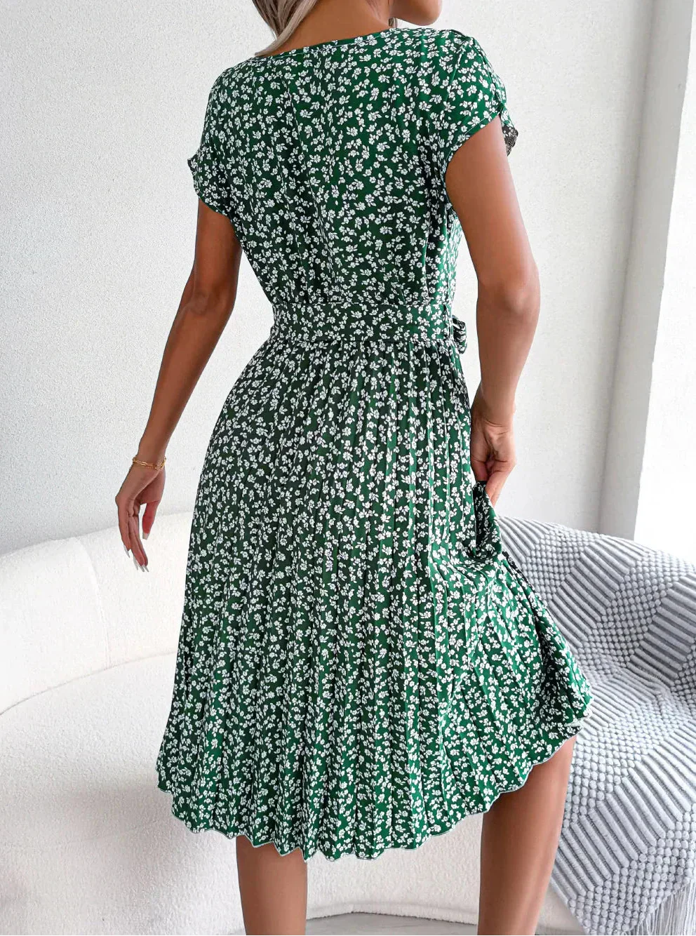 Lilienne | Schickes Sommerkleid mit fließender Silhouette