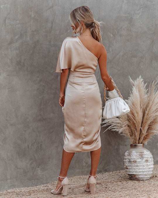 Angelika | Elegante Satinrobe für stilvolle Anlässe