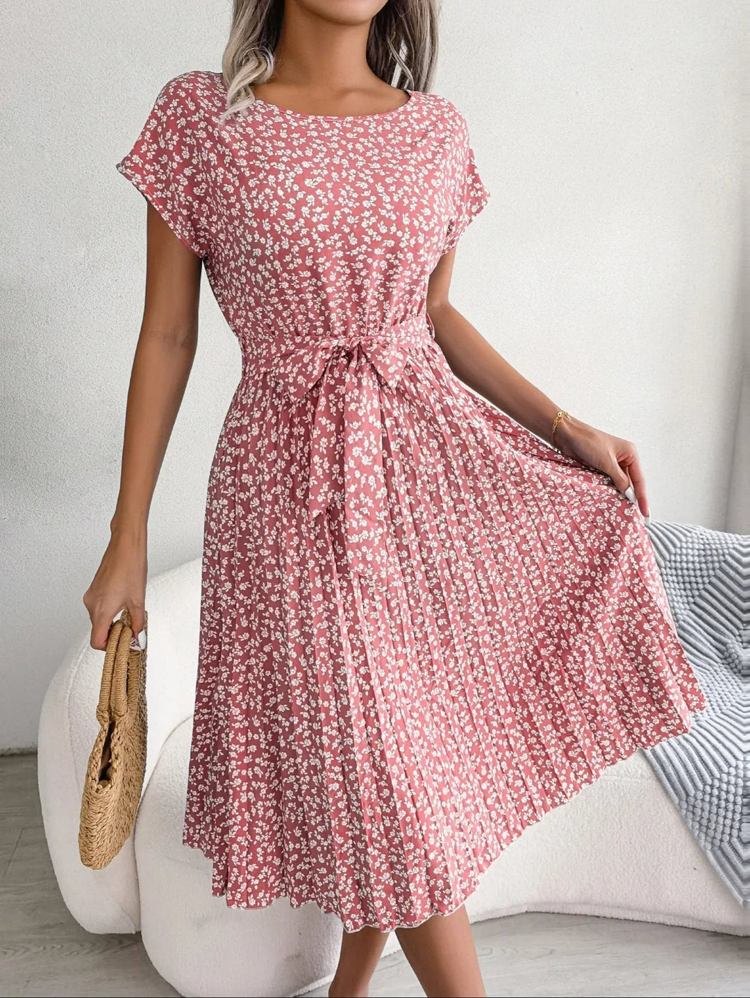 Lilienne | Schickes Sommerkleid mit fließender Silhouette