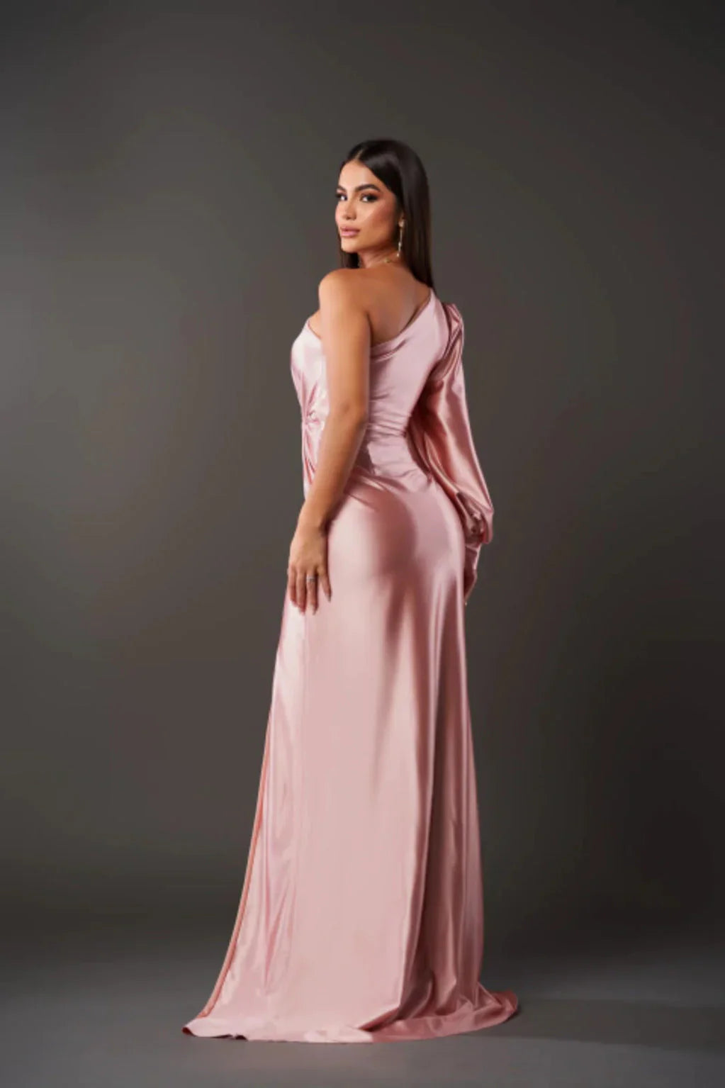 Gundula | Elegantes One-Shoulder-Kleid mit modernem Schlitz