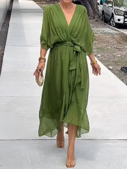 Monica | Luftiges Kleid mit V-Ausschnitt und fließender Silhouette