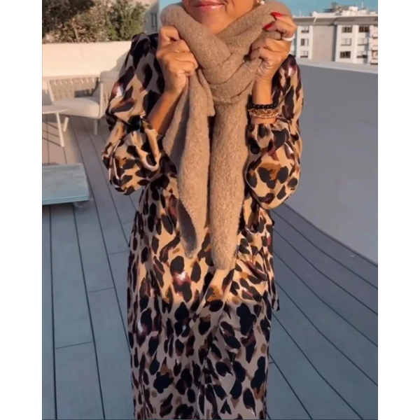 Margreet | Kleid mit Leopardenmuster und V-Ausschnitt