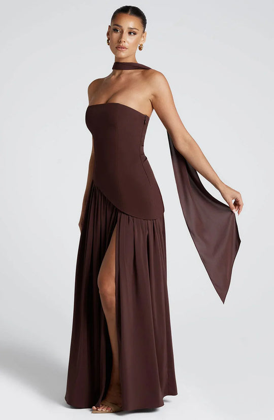 Marika | Langes Sommerkleid mit floralem Muster und tiefem Rückenausschnitt