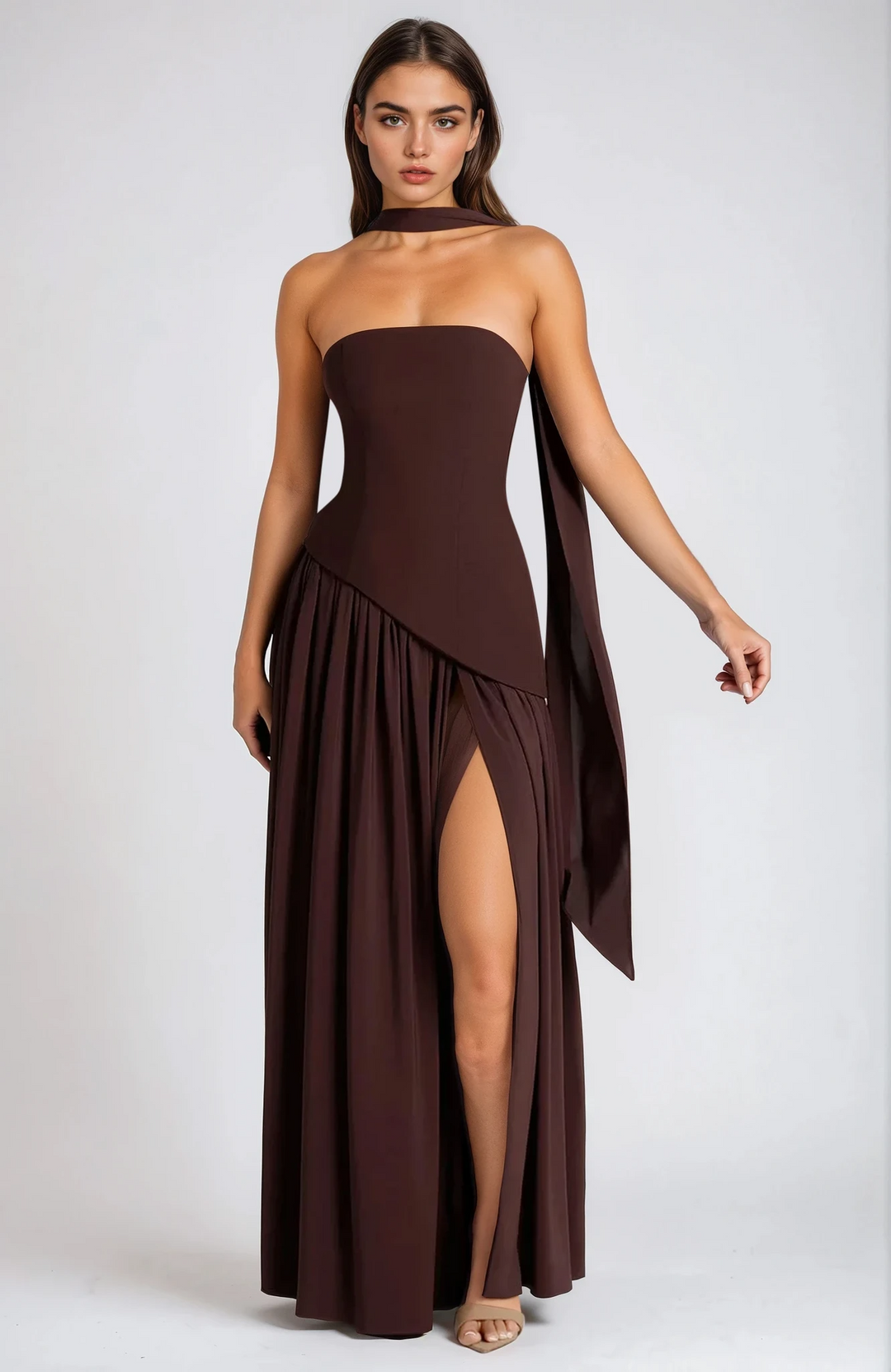 Marika | Langes Sommerkleid mit floralem Muster und tiefem Rückenausschnitt