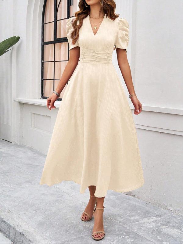 Andrea | Elegantes Midikleid mit femininer V-Halslinie